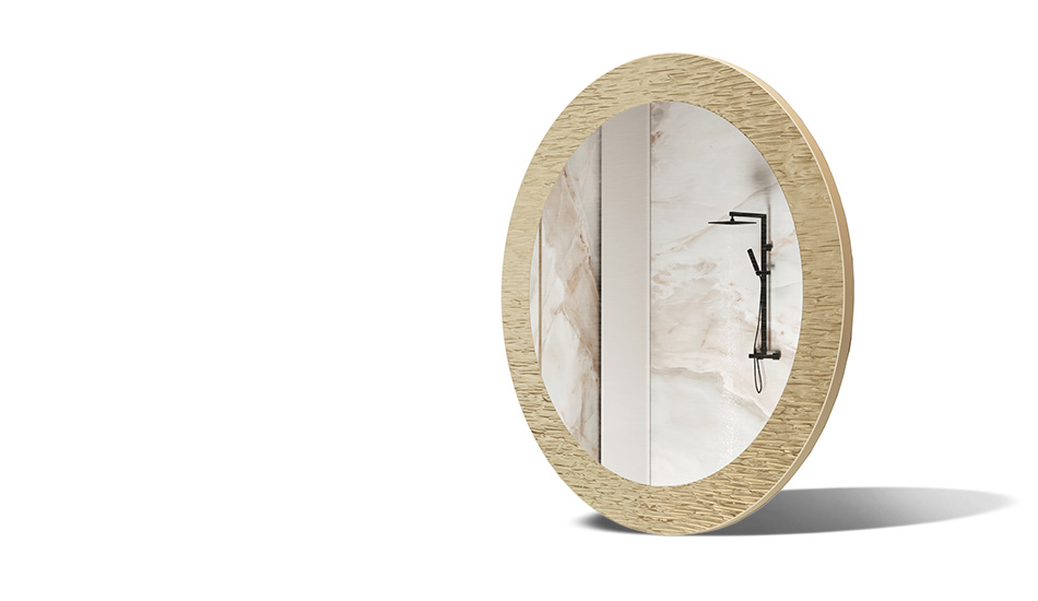 Miroir dans un cadre avec une décoration métallique. Symbole d'élégance moderne