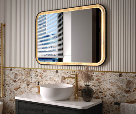 Miroirs dans un cadre en bois
