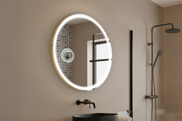 Miroirs dans un cadre décoratif