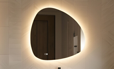 Miroir irrégulier avec éclairage, bicolore, interrupteur tactile, tapis chauffant